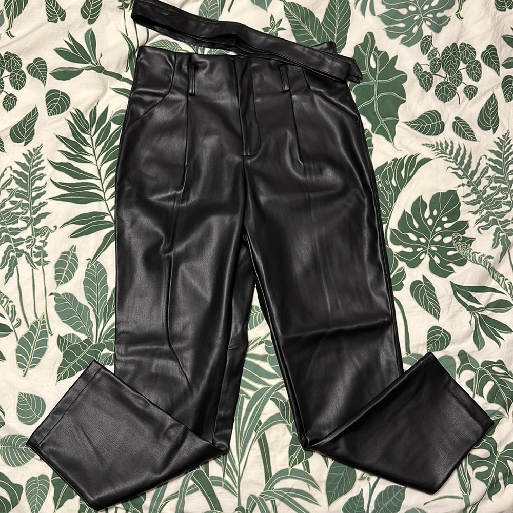 Brand New Lucy Paris Women’s “Faux Leather” Pants Size Medium